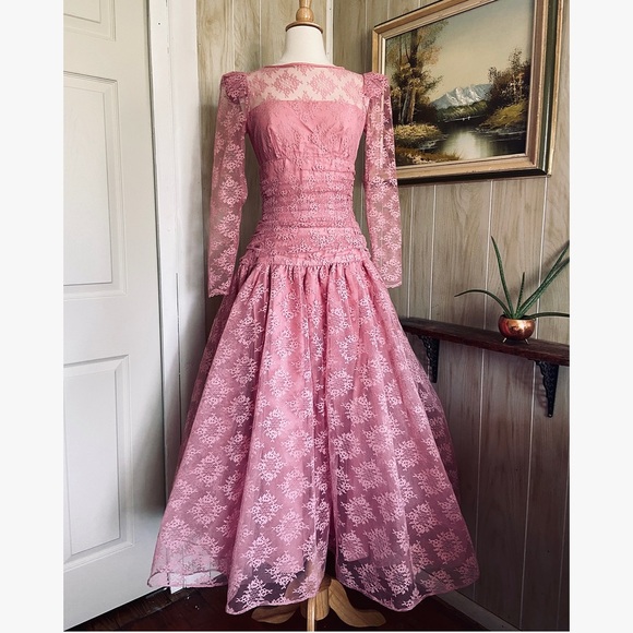 Vintage Dresses & Skirts - 1970’s Faerie Lace Whimsical Dress